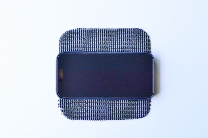 100均の滑り止めシールは用途がいっぱい！ハンガー用や靴下用も紹介