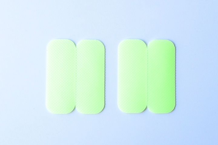 100均の滑り止めシールは用途がいっぱい！ハンガー用や靴下用も紹介