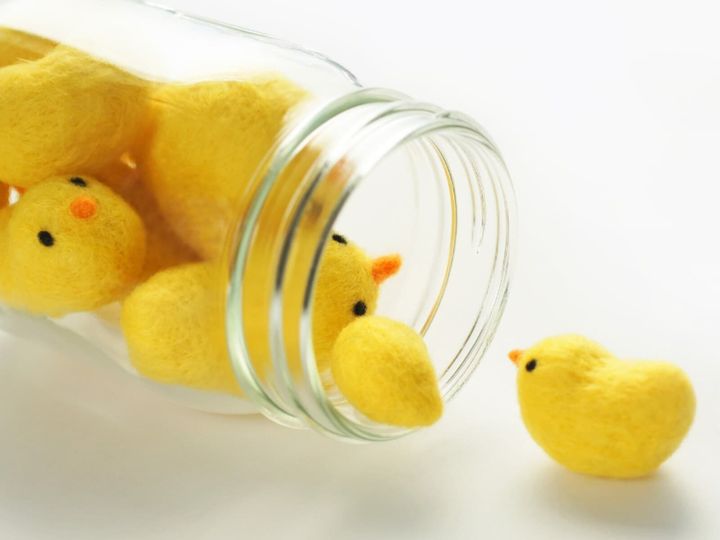 All About ニュース編集部が全国250人を対象に実施した「職場へのお土産に関するアンケート」の調査結果から、職場で配りたい「東京都のお土産」ランキングを発表！ 2位「東京名菓ひよ子」を抑えた1位は？