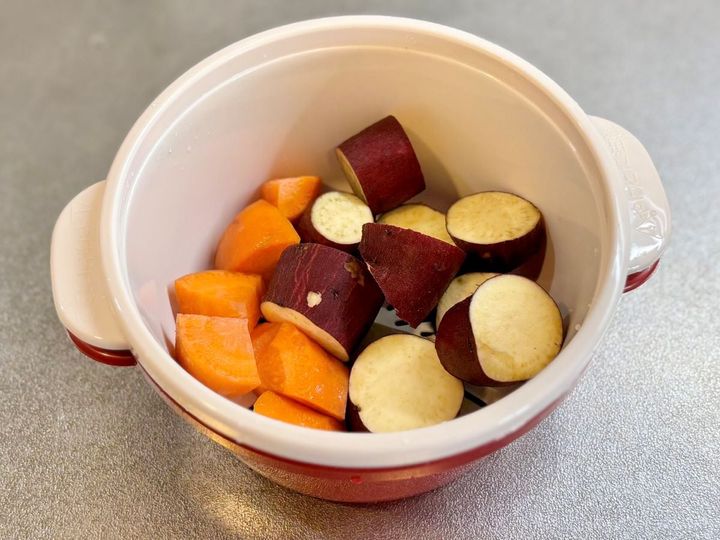 100均の蒸し器が超使える！さつまいもを蒸してみたら…えっ、こんなに美味しいの！？