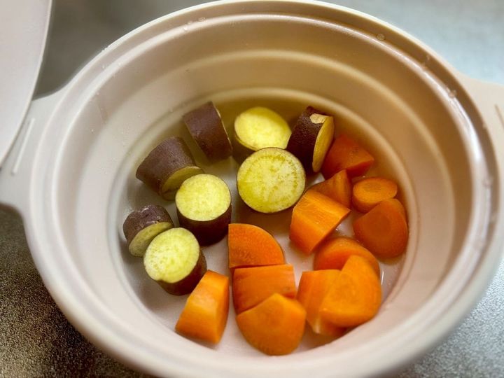 100均の蒸し器が超使える！さつまいもを蒸してみたら…えっ、こんなに美味しいの！？