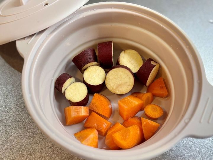 100均の蒸し器が超使える！さつまいもを蒸してみたら…えっ、こんなに美味しいの！？