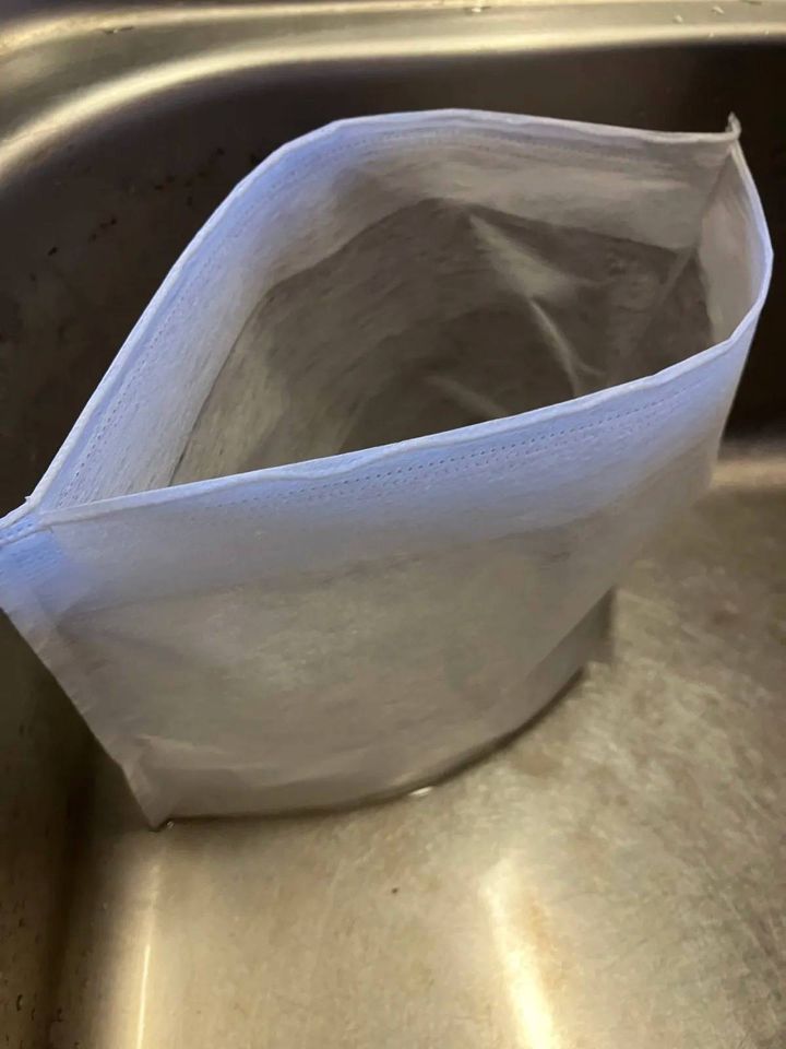 Seria(セリア)：自立型不織布水切りゴミ袋 巾着タイプ