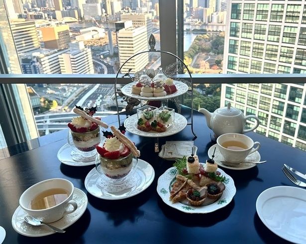 クリスマス感溢れるアフタヌーンティ