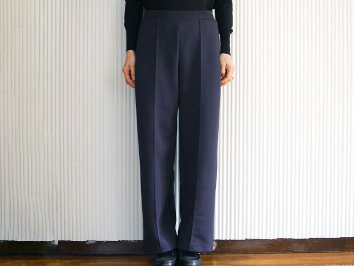 【ユニクロ：シー】カジュアルすぎないキレイめスウェットパンツが40代に大好評♡オフィスでも履けちゃいます！
