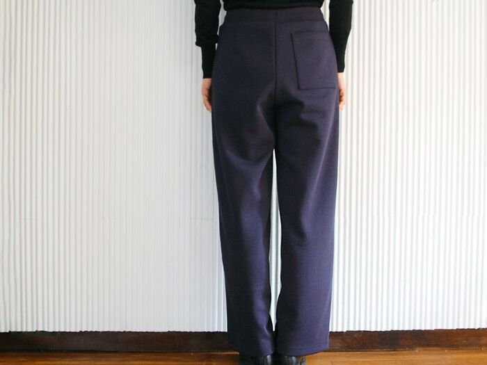 【ユニクロ：シー】カジュアルすぎないキレイめスウェットパンツが40代に大好評♡オフィスでも履けちゃいます！