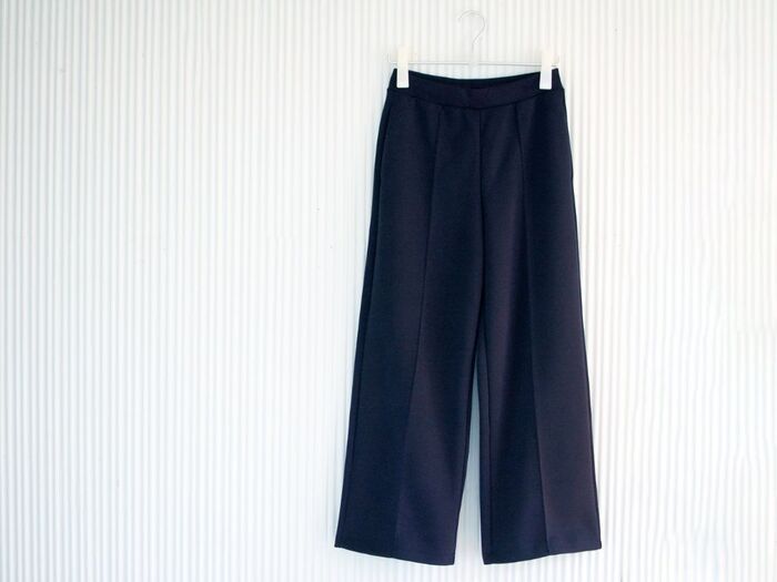 【ユニクロ：シー】カジュアルすぎないキレイめスウェットパンツが40代に大好評♡オフィスでも履けちゃいます！