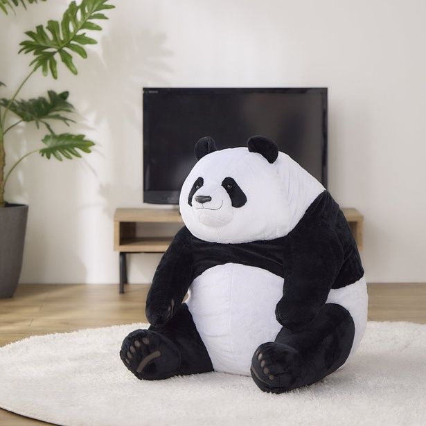 「パンダと暮らす夢がかなう リアルサイズのパンダ布団収納」(1万8700円)