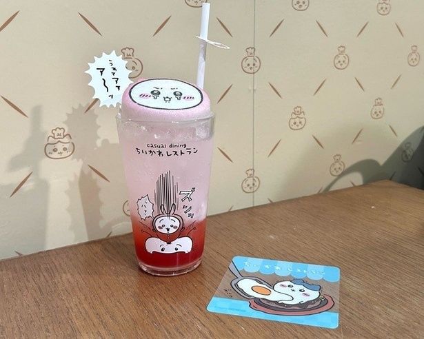 今回ゲットしたコースターはハチワレ