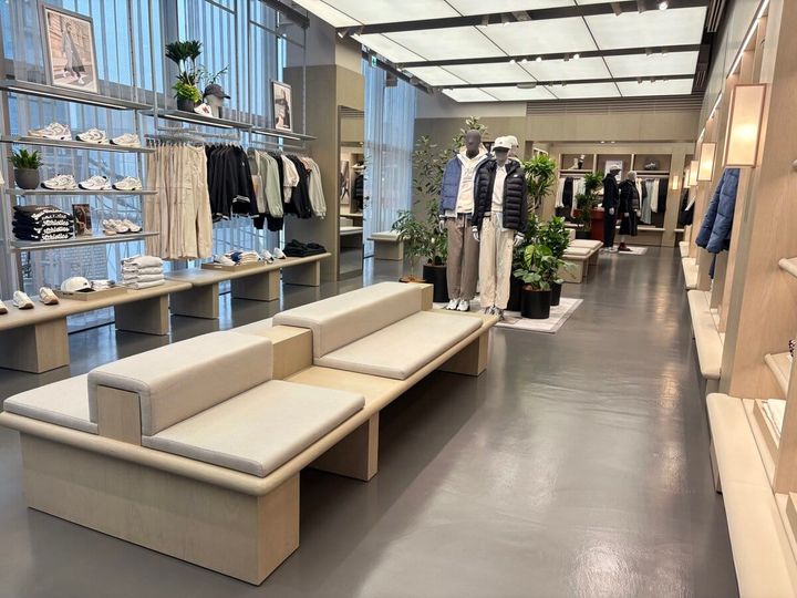 ニューバランス原宿 3階