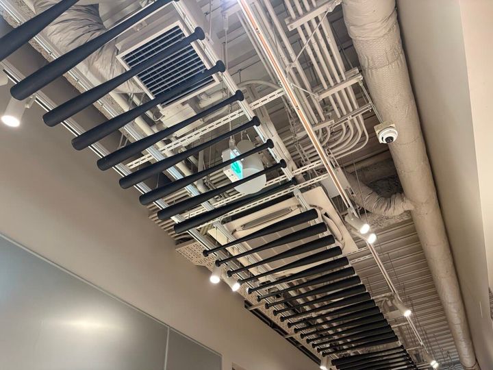 ニューバランス原宿 1階