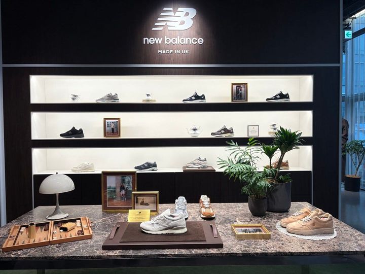 ニューバランス原宿 4階