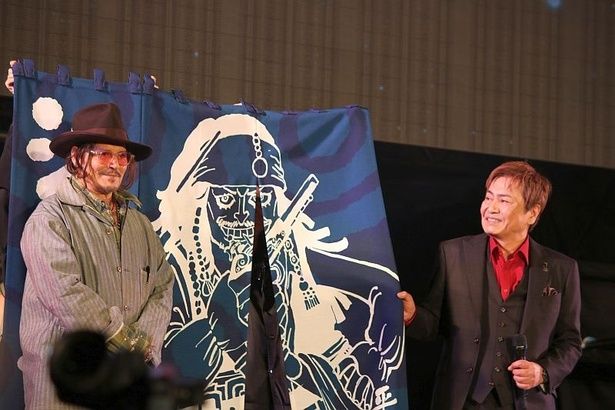 デップさんの出演作で吹き替えを多数務め、『ONE PIECE』のサンジ役としても知られる声優・平田広明さんも登場