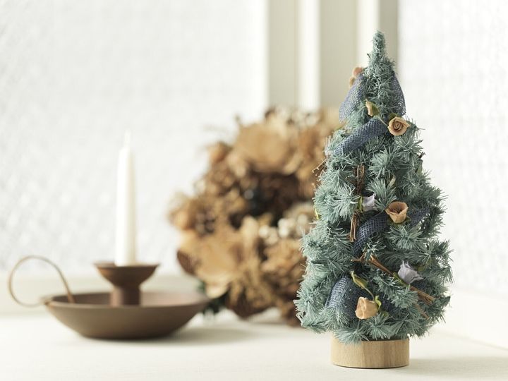 【公認心理師が回答】ホリデーシーズンは街がにぎやかになる分、寂しさを感じる方もいるようです。「お一人さま」だからこそできる、心豊かに過ごすためのヒントをご紹介します。（※画像：shutterstock.com）