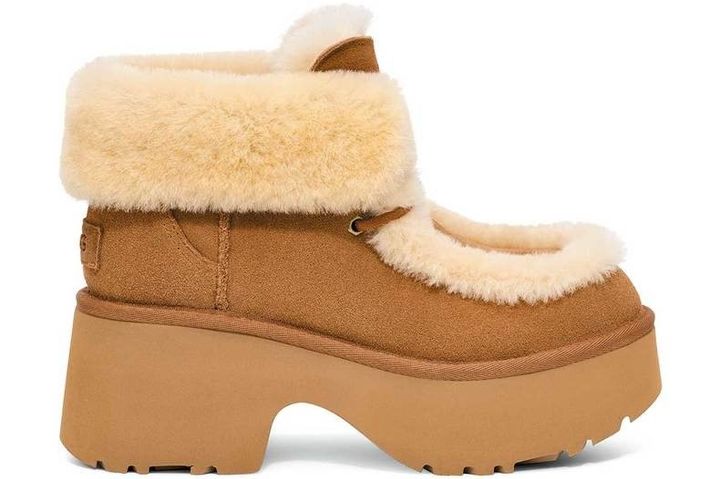 冬のボーナスの買い物におすすめ！ 価格別・arエディター購入品11選 UGG®（アグ） エスミー レース アップ ￥33,000／デッカーズジャパン