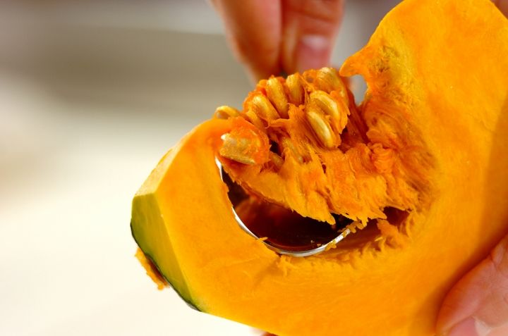 小鍋で作る和風カボチャサラダの下準備1