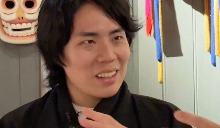 【写真・画像】「勉強やめてちょっと頭悪くして慶應に入った」令和ロマン・松井ケムリのハイスペぶりを相方・くるまが証言 1枚目