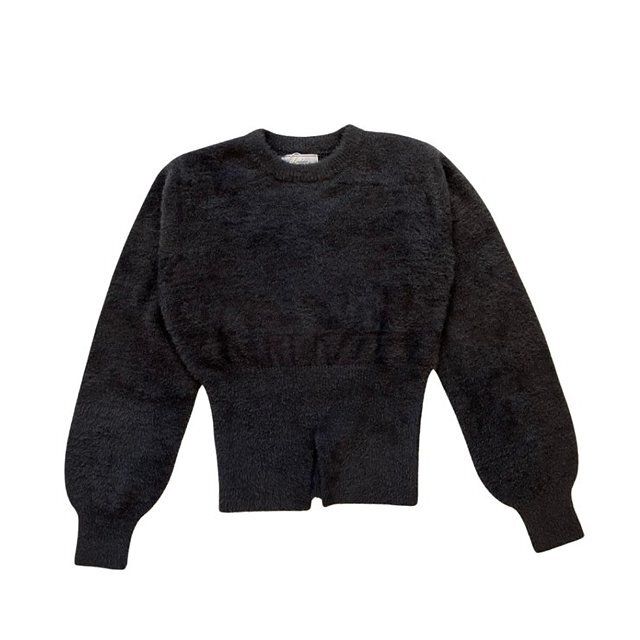 しまむらのフェザーヤーン裾スリットニットプルオーバー（natsuki）