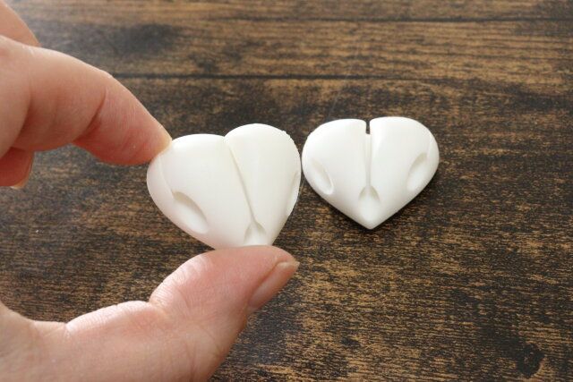 ケーブルホルダー（ハート） デザイン