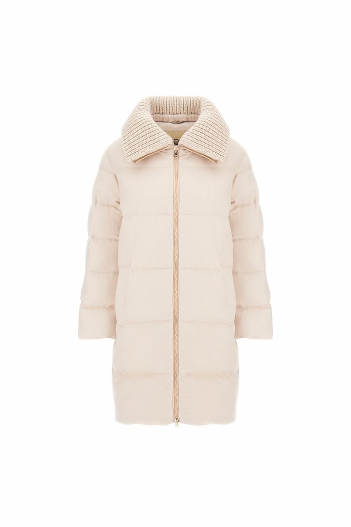 シルクカシミア コート ¥547,800／ヘルノ