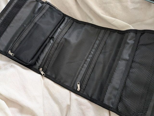 効率厨ポーチを全開にした内側全体