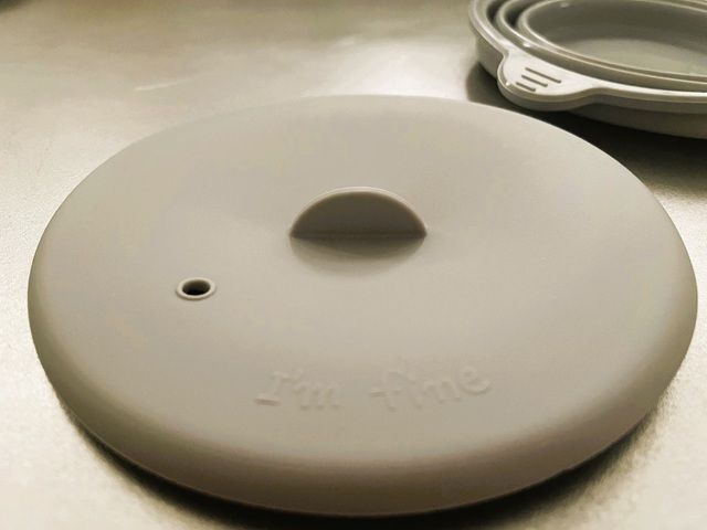 ダイソーの「シリコーン折りたたみできる小鍋」空気穴