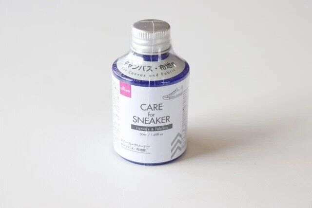 ダイソー スニーカークリーナー（キャンバス・布地用、50ml） パッケージ