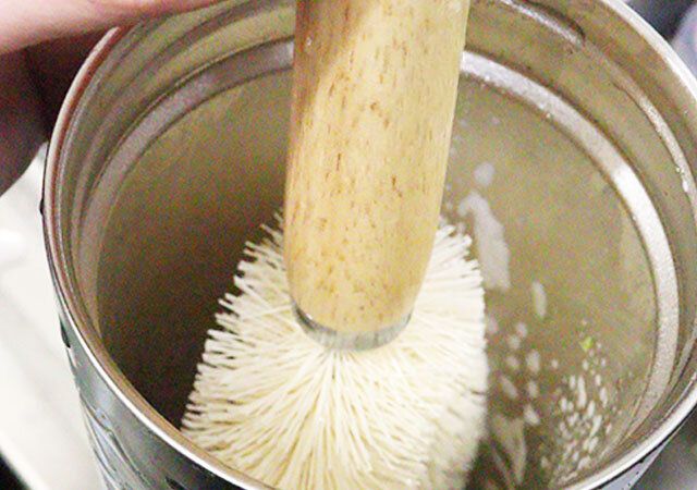 ダイソーの木柄PPたわしの使用例2