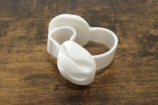 ダイソーのケーブルホルダー S型