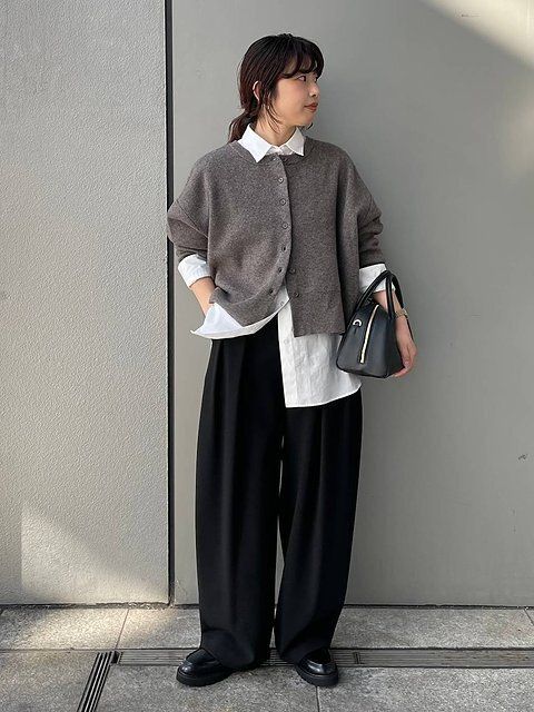 黒ワイドパンツコーデ4