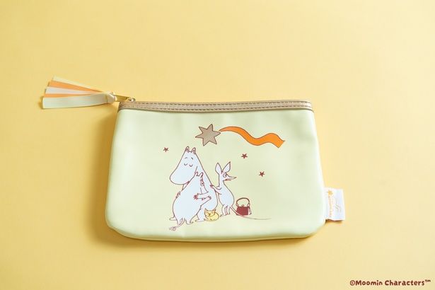 「フラットポーチ」(2420円)