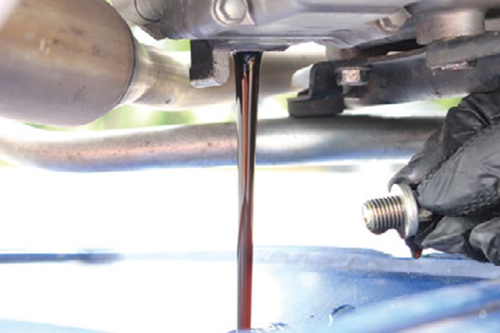 メンテで一番大事なことは……オイル管理でしょ!!｜話題のユニルオパールオイルをC125に入れてみました