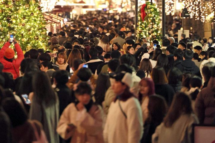 マーケティングリサーチ大手のインテージ（東京都千代田区）は12日、2025年11月19日～25日の期間に全国の15歳～79歳の男女5000人に実施たクリスマスに関するアンケートの結果を発表しました。