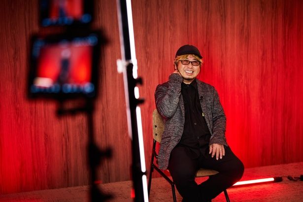 キャメロン監督のこだわりを笑顔で話す清水監督 撮影/河内彩