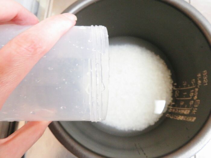 お家に眠ってる『シェイカー』の使い道見つけた！“振るだけ”活用術をチェック♪ズボラさんの強い味方に