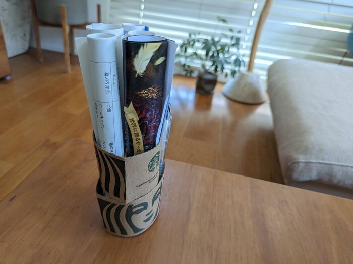 秒でできるスタバの『スリーブ』の変身術♡2つ重ねれば“忘れ物防止”に！？暮らしに役立つ使い道3選