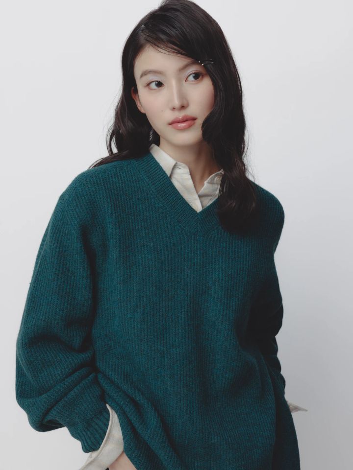 ユニクロ UNIQLO メンズニット ３DスフレヤーンVネックセーター トーンアップメイク