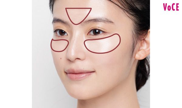 明るさが欲しい部分にピンク下地をのせる