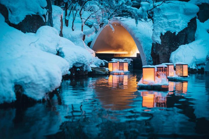 露天風呂で冬の絶景を満喫！星野リゾートの界津軽など【雪見風呂の宿】3選