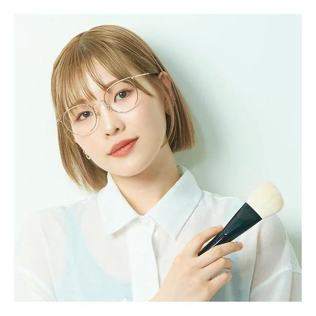 【ユニクロのカシミヤニットにおすすめのメイク３選】“オフィスの好感度”はメイクで作れる！_2