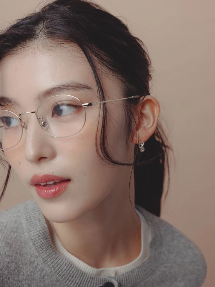 ユニクロ UNIQLO カシミヤニット メリノリブタートルネックセーター ピンク チーク ミュートメイク やり方