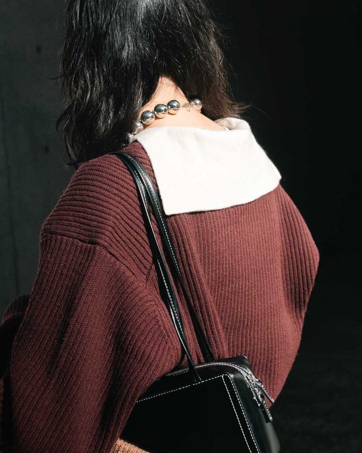 “ニット”が主役の冬コーデ5選。トレンドカラーや冬らしい柄で旬を楽しむ【TOKYO SNAP】