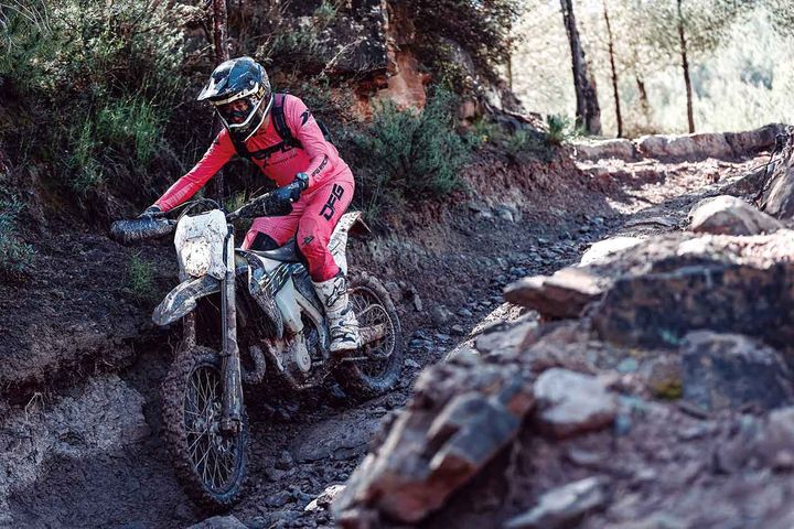 【トライアンフ TF250-E/450-E】英国老舗メーカーが本気で挑むエンデューロの世界