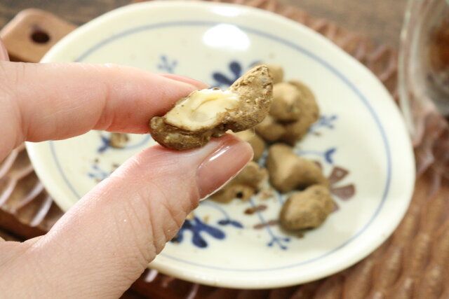 ダイソー JAPANESE TEA & NUTS くるみとほうじ茶 断面