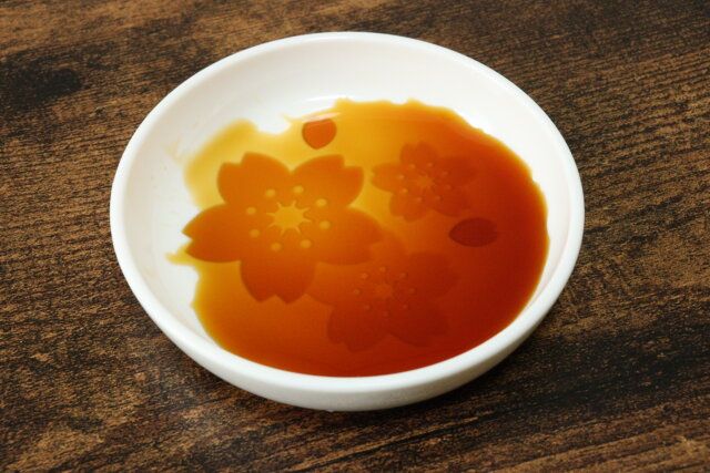 絵が浮き出るしょうゆ皿2P さくら 使用例