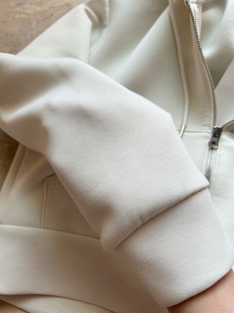 GUパフスウェットフルジップパーカの生地感