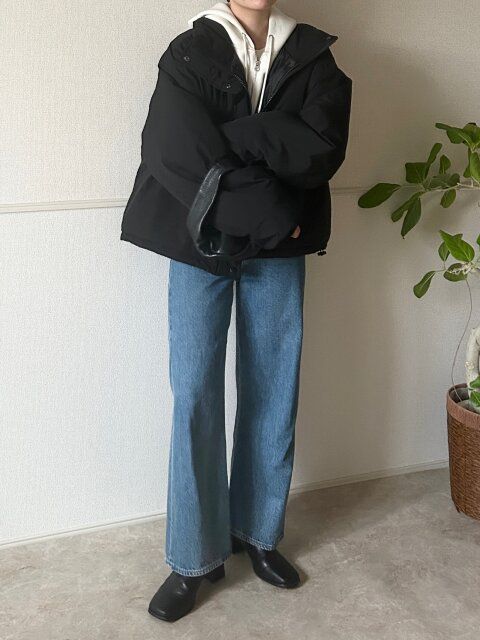 GUパフスウェットフルジップパーカとデニムの冬コーデ