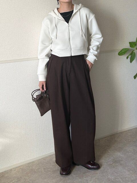 GUパフスウェットフルジップパーカのワイドパンツシンプルコーデ