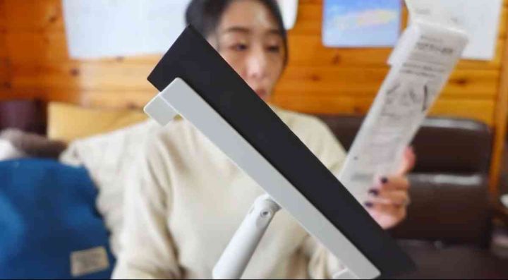 セリア┃フロア ラバーほうき