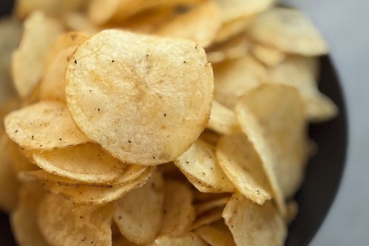 冬恒例のホットスナックが変身！【ローソン限定】ポテチがやみつきになる